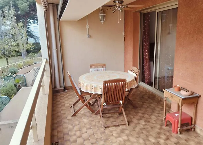 In The Port Of Lejlighed